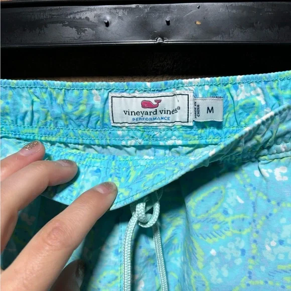 Vineyard Vines Blue shorts - Picture 2 of 4